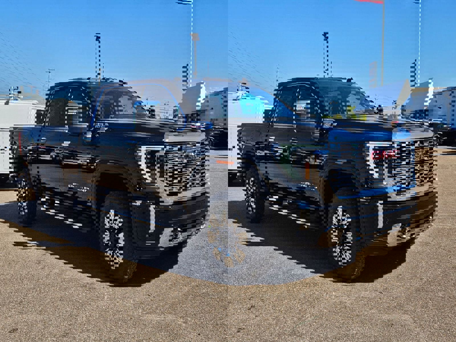 New 2026 GMC Sierra 2500 Denali w/ Denali Reserve Package image 8