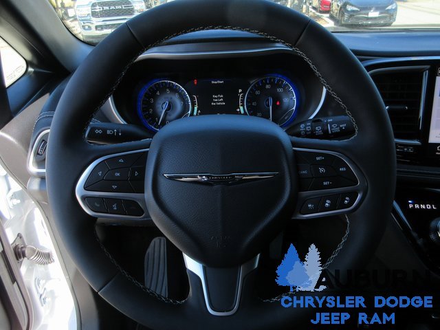 New 2026 Chrysler Pacifica Select image 9