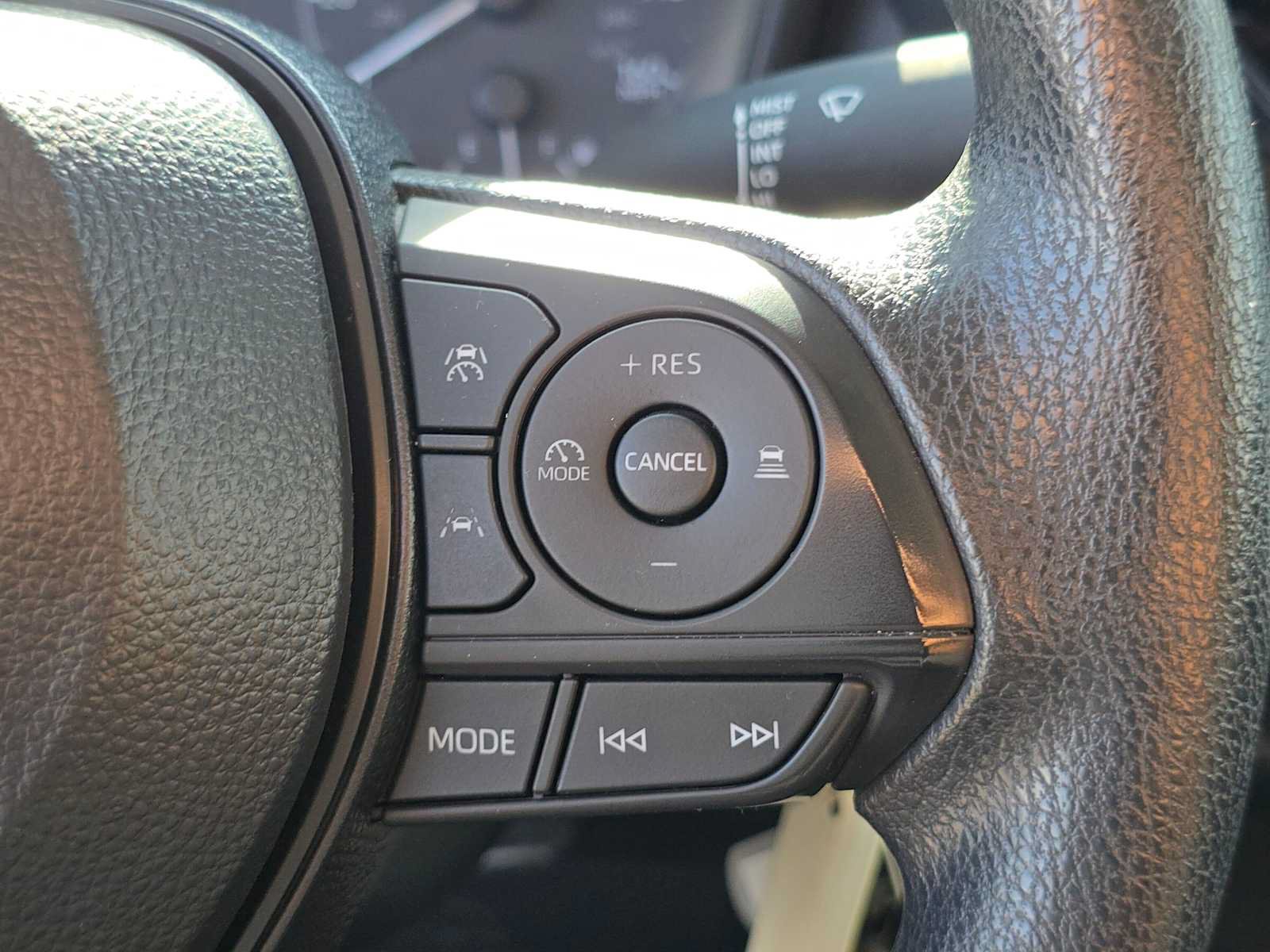 Used 2025 Toyota Corolla LE FWD image 29