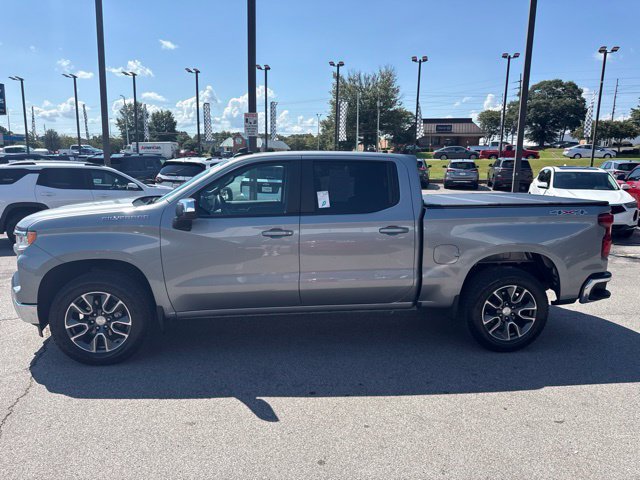 Used 2023 Chevrolet Silverado 1500 LT AWD/4WD image 8