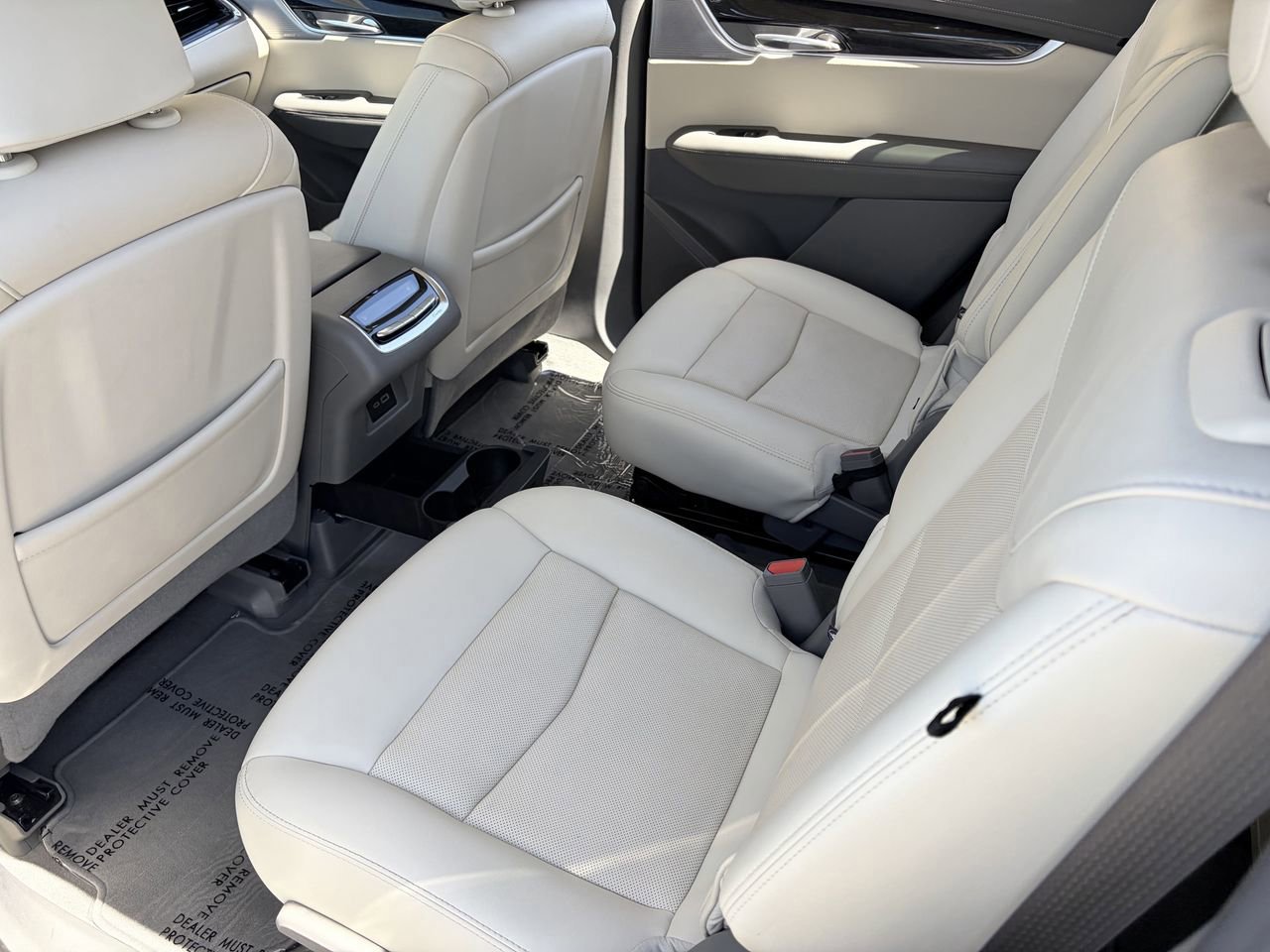 Certified 2023 Cadillac XT6 Premium Luxury FWD image 17