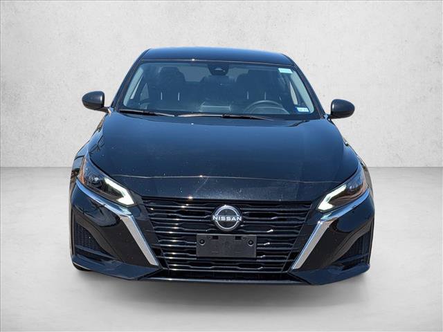 Used 2024 Nissan Altima 2.5 SR FWD image 2