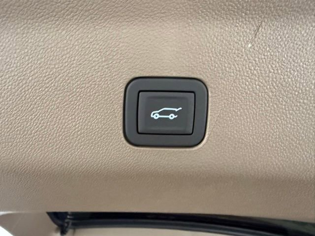 New 2026 GMC Yukon XL Denali w/ Sun & Power Step Package image 9