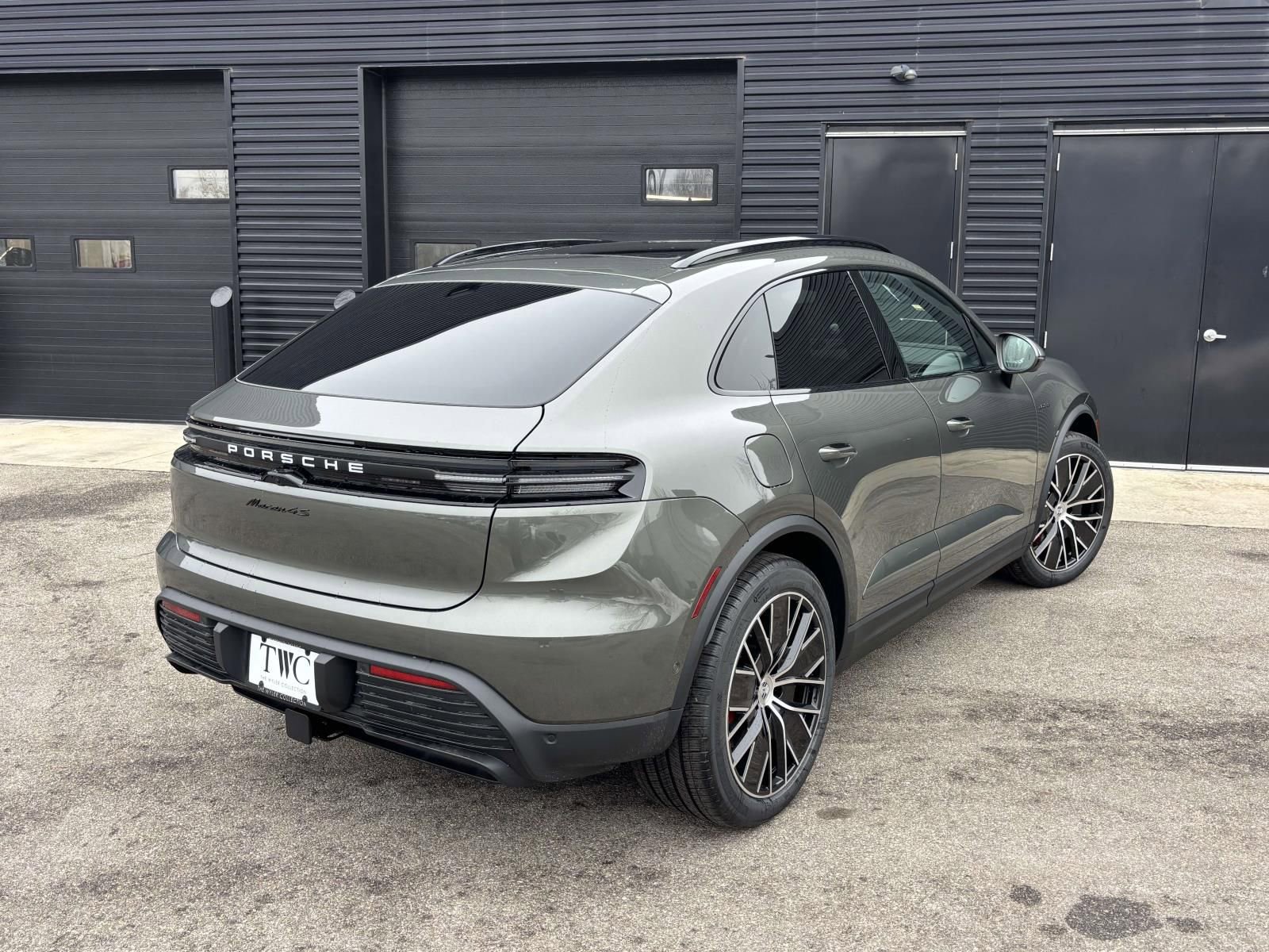 New 2026 Porsche Macan 4S Electric AWD/4WD image 10