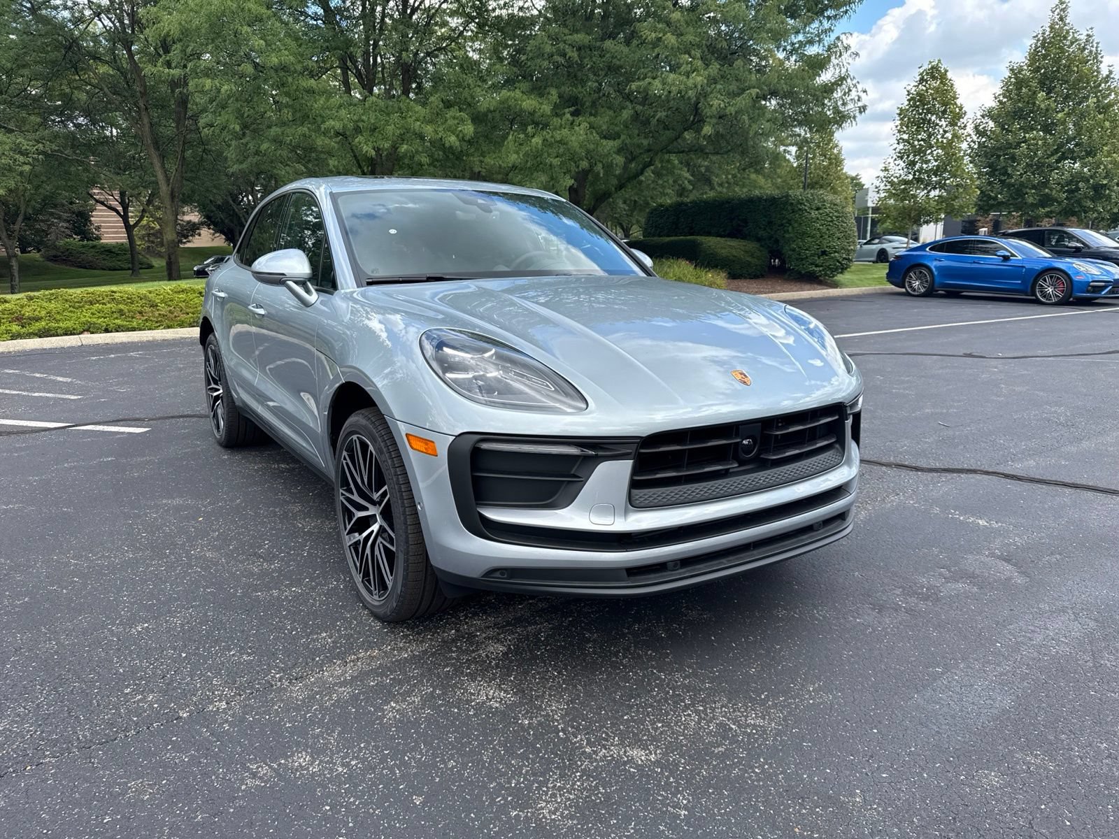 New 2026 Porsche Macan AWD/4WD image 2
