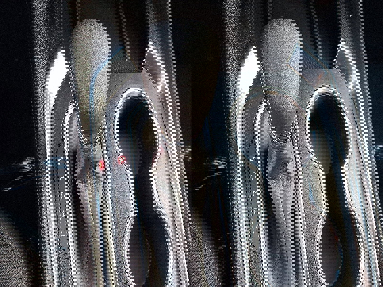 Used 2023 Chevrolet Traverse LT w/ Midnight/Sport Edition image 15