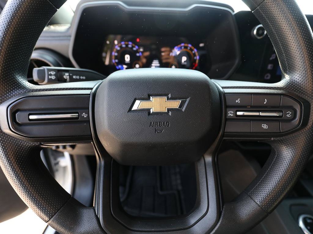 Used 2024 Chevrolet Colorado W/T AWD/4WD image 15