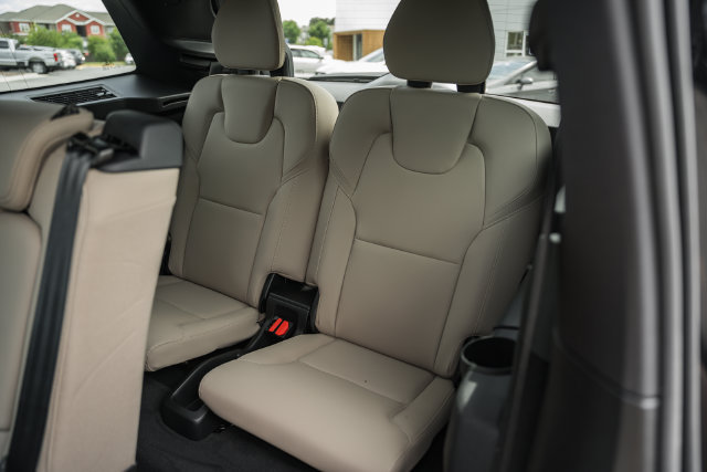 New 2026 Volvo XC90 B6 Plus w/ Protection Package Premier AWD/4WD image 36