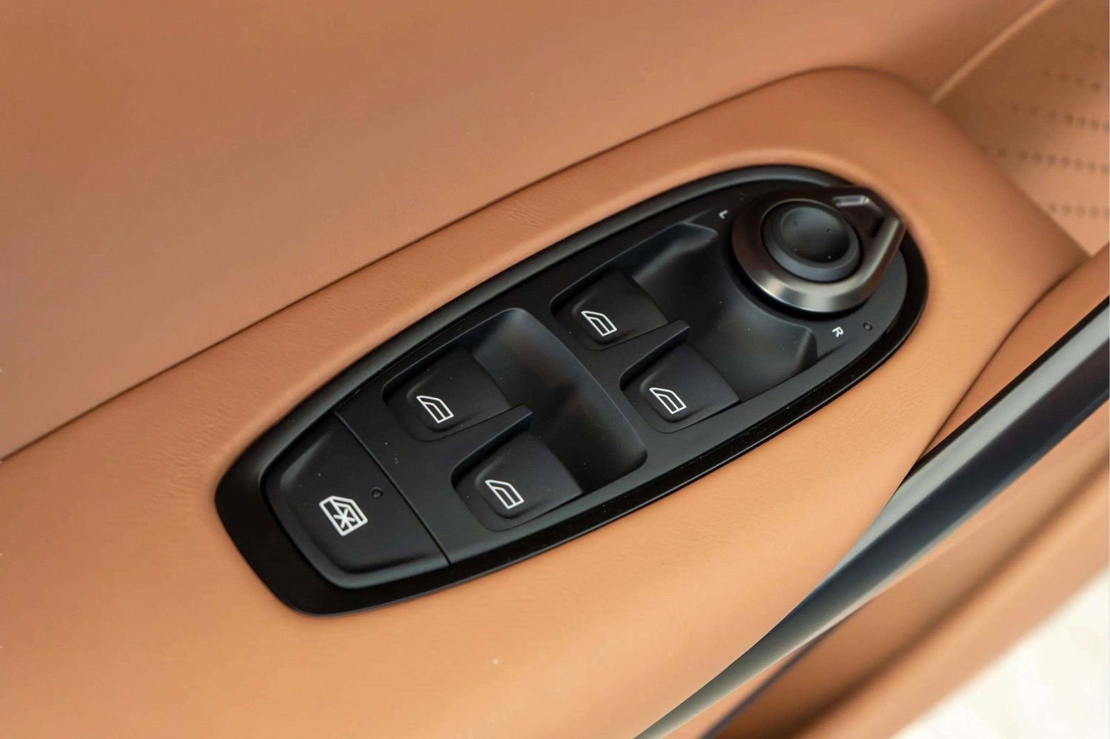 New 2026 Aston Martin DBX S AWD/4WD image 27