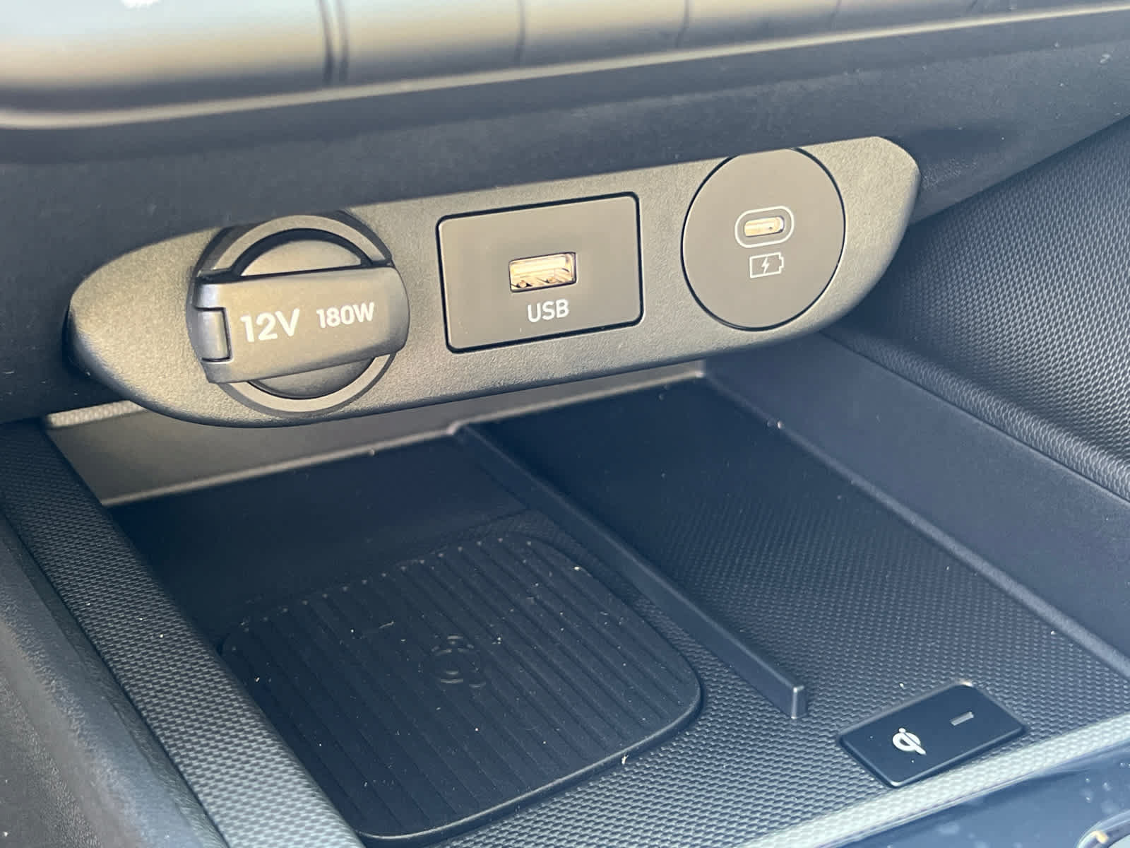 New 2026 Hyundai Elantra Limited FWD image 28
