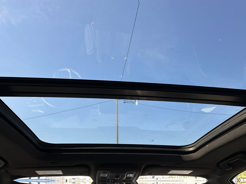 Used 2023 GMC Yukon SLT w/ SLT Luxury Package image 27