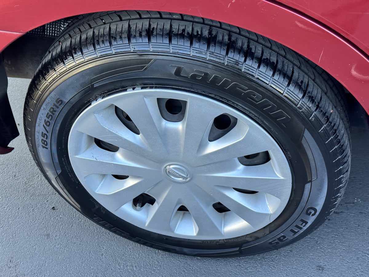 Used 2018 Nissan Versa SV FWD image 23