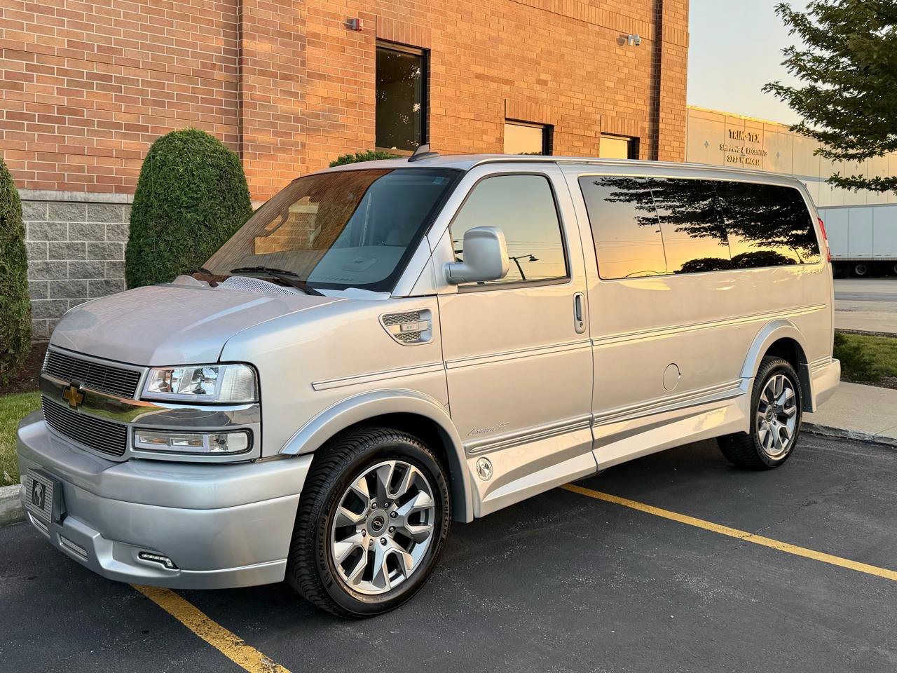 Used 2024 Chevrolet Express 2500 RWD image 12