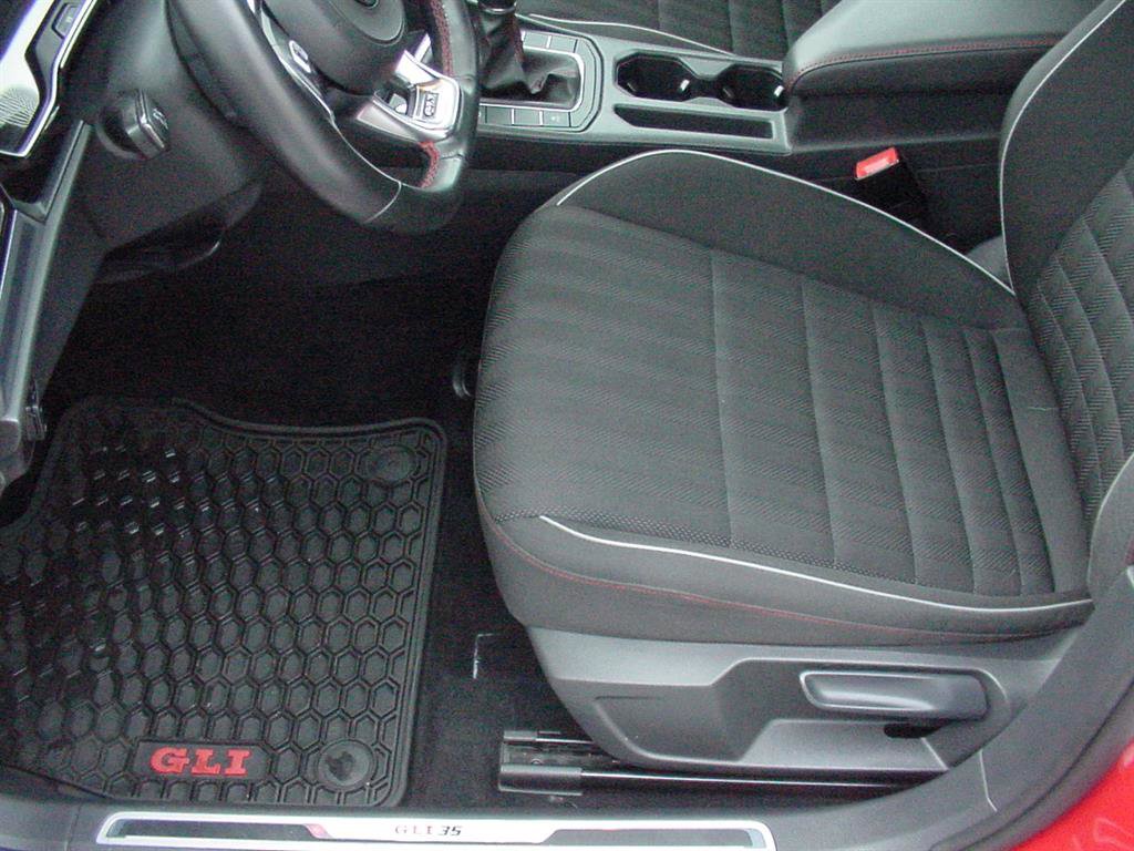 Used 2019 Volkswagen Jetta GLI image 11