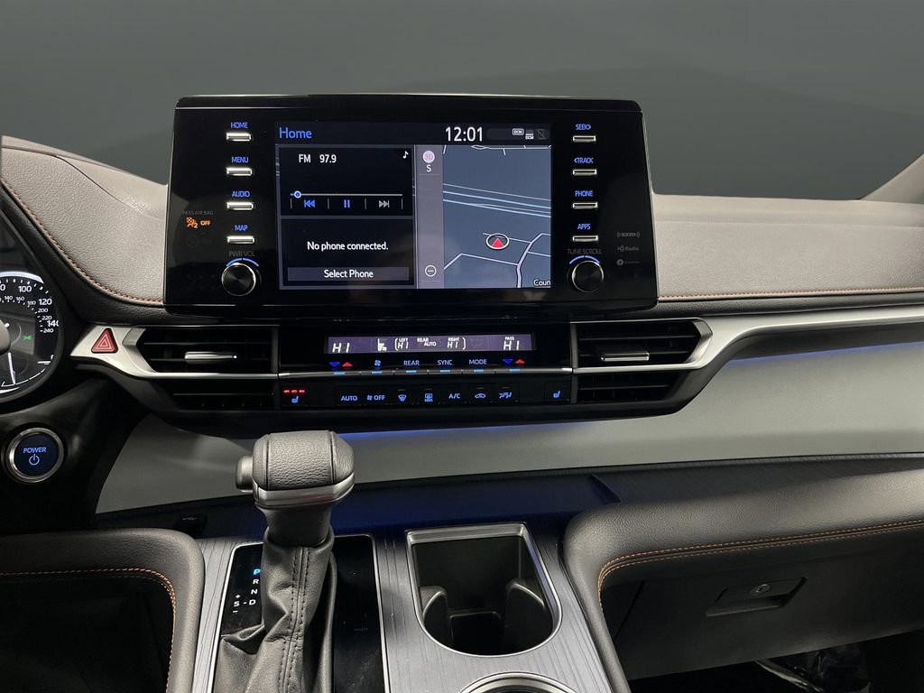 Used 2024 Toyota Sienna XSE image 9