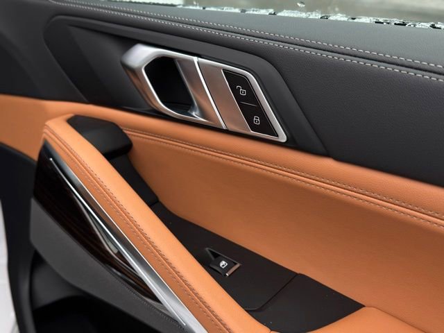New 2026 BMW X6 xDrive40i w/ Climate Comfort Package image 15