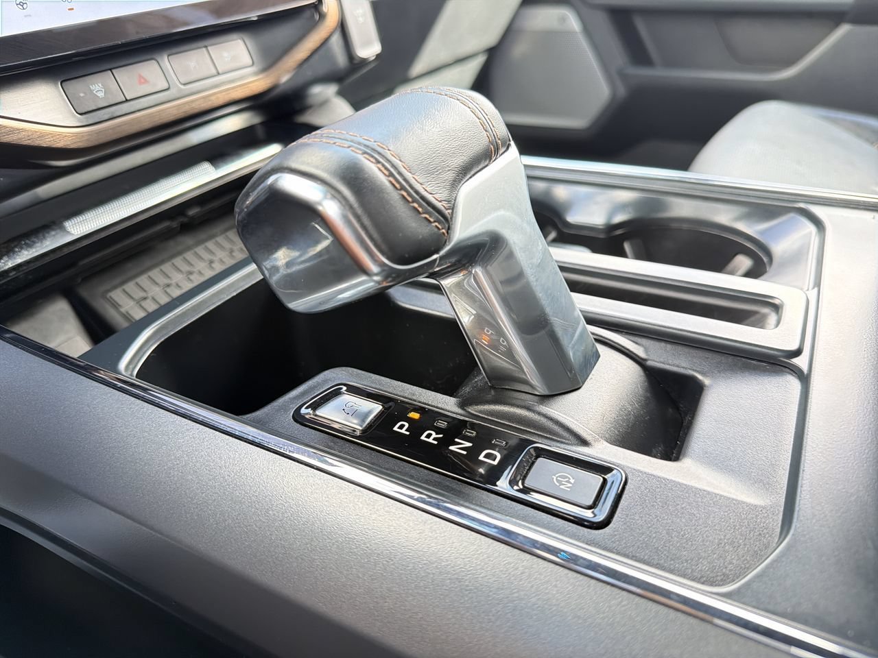 Used 2024 Ford F150 Lightning Lariat AWD/4WD image 25