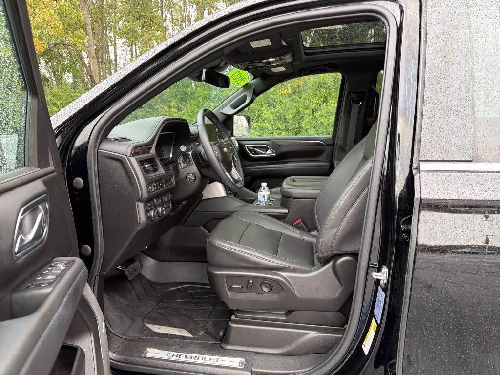 Used 2023 Chevrolet Tahoe LT w/ LT Signature Package AWD/4WD image 13