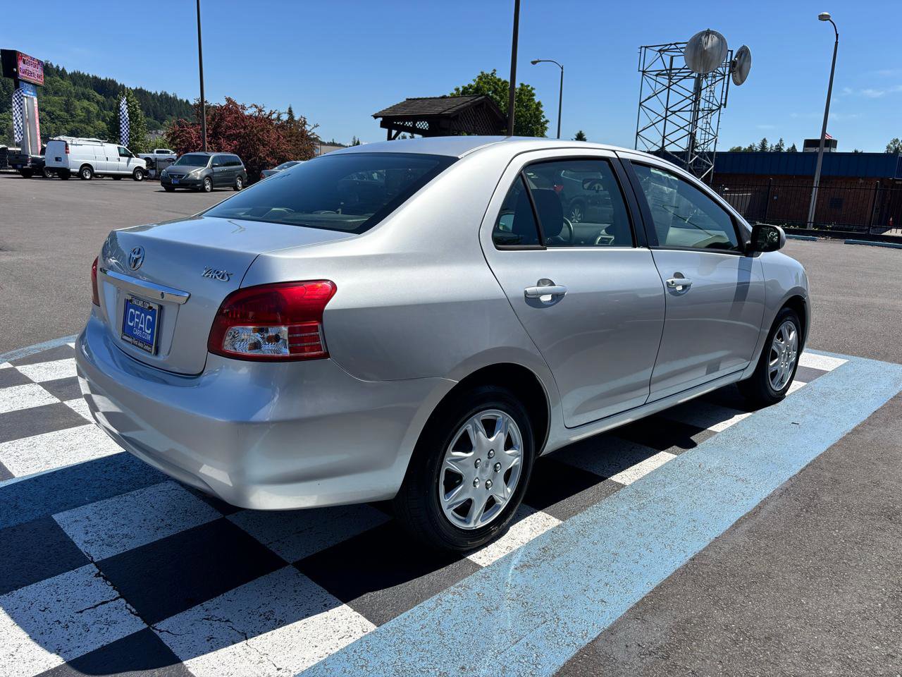 Used 2012 Toyota Yaris Sedan FWD image 5