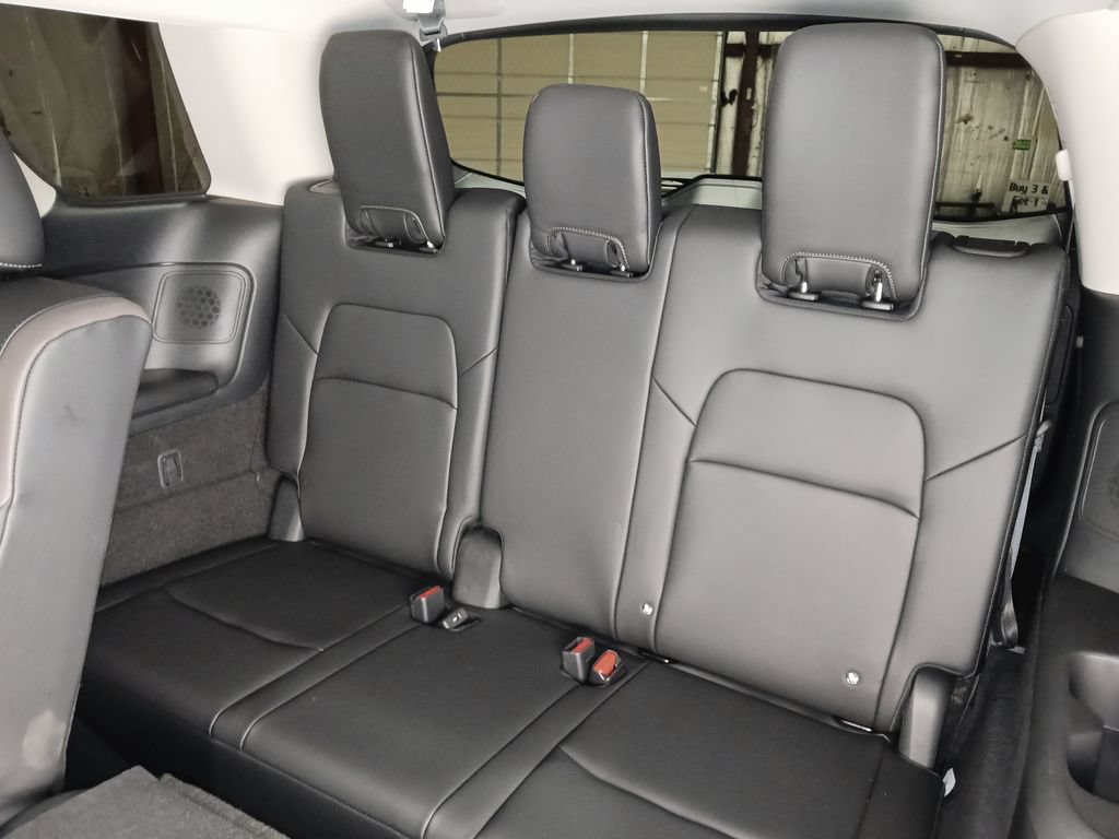 Used 2025 Nissan Pathfinder Platinum w/ Cargo Package AWD/4WD image 15