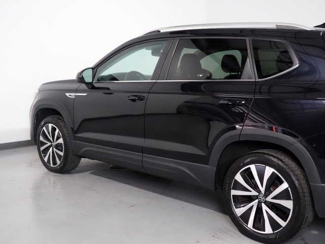 Used 2024 Volkswagen Taos SE image 44