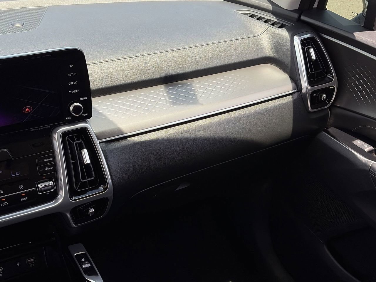 Used 2023 Kia Sorento SX FWD image 15