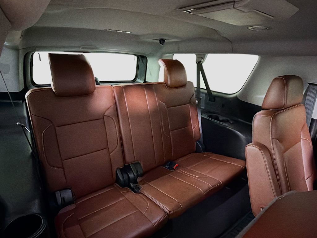 Used 2019 Chevrolet Suburban Premier w/ Premier Plus Edition AWD/4WD image 32