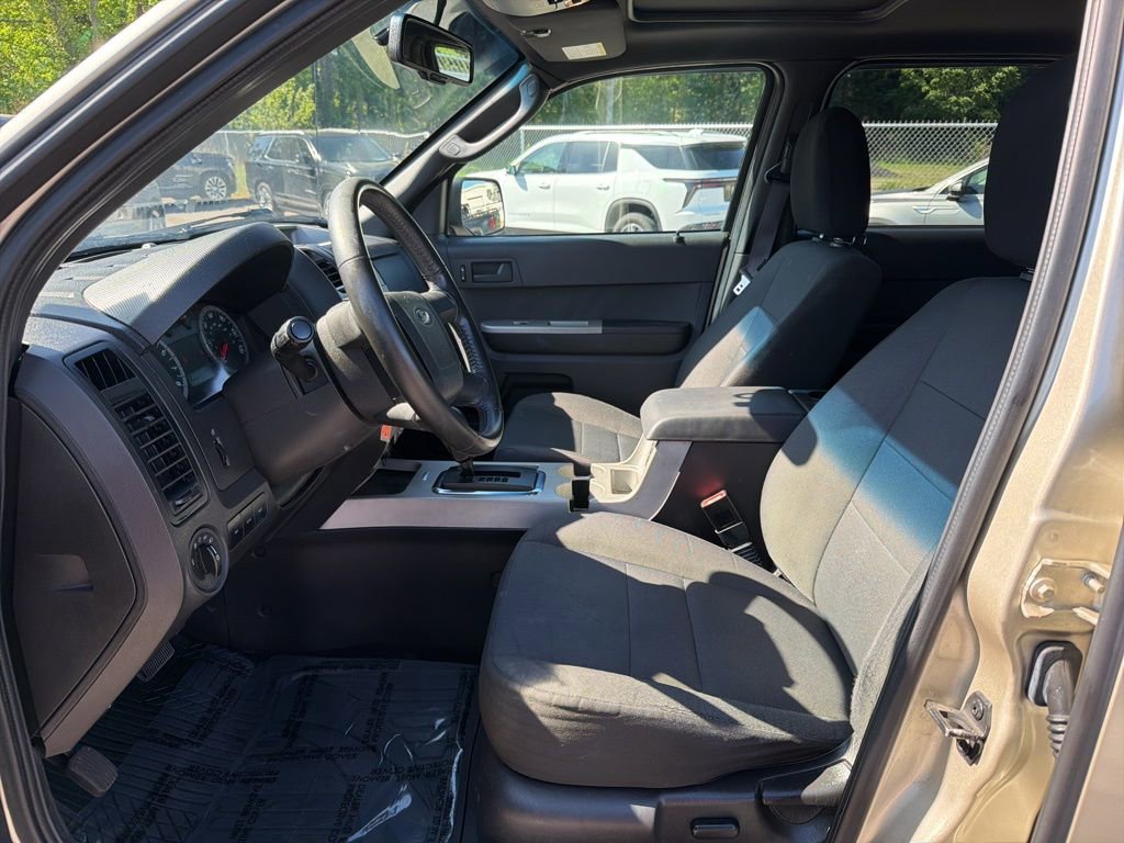 Used 2011 Ford Escape XLT w/ 201A Rapid Spec Order Code image 16