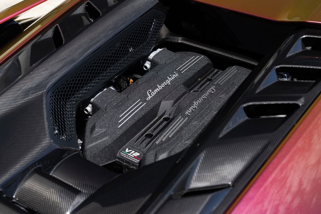 Used 2024 Lamborghini Revuelto AWD/4WD image 10
