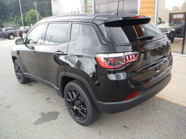 New 2026 Jeep Compass Latitude AWD/4WD image 11