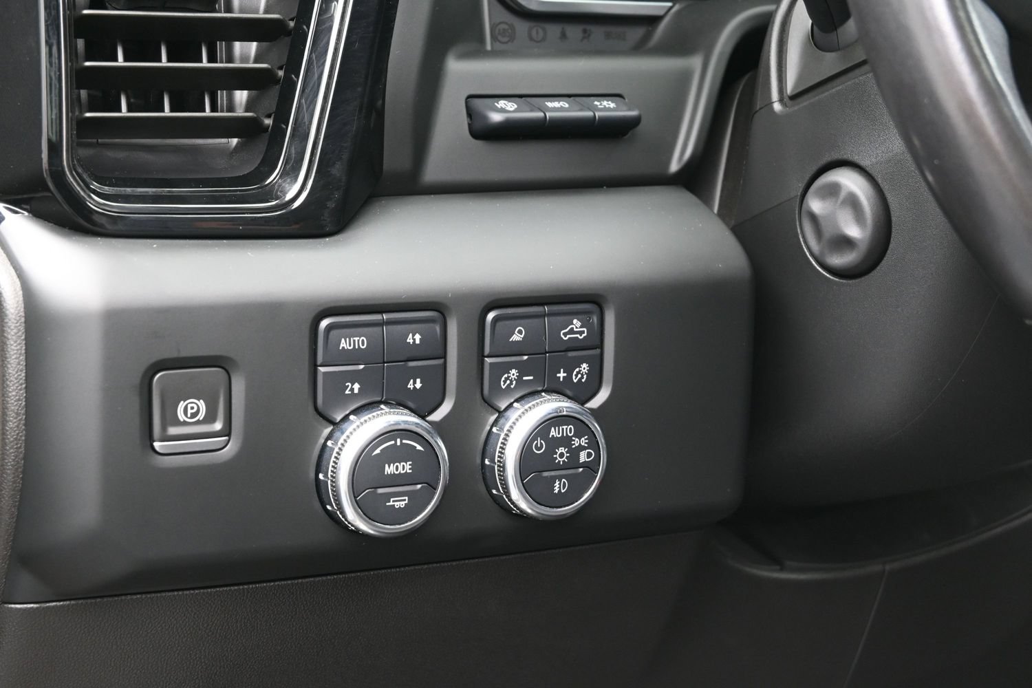Used 2023 GMC Sierra 1500 AT4 w/ AT4 Premium Package AWD/4WD image 23