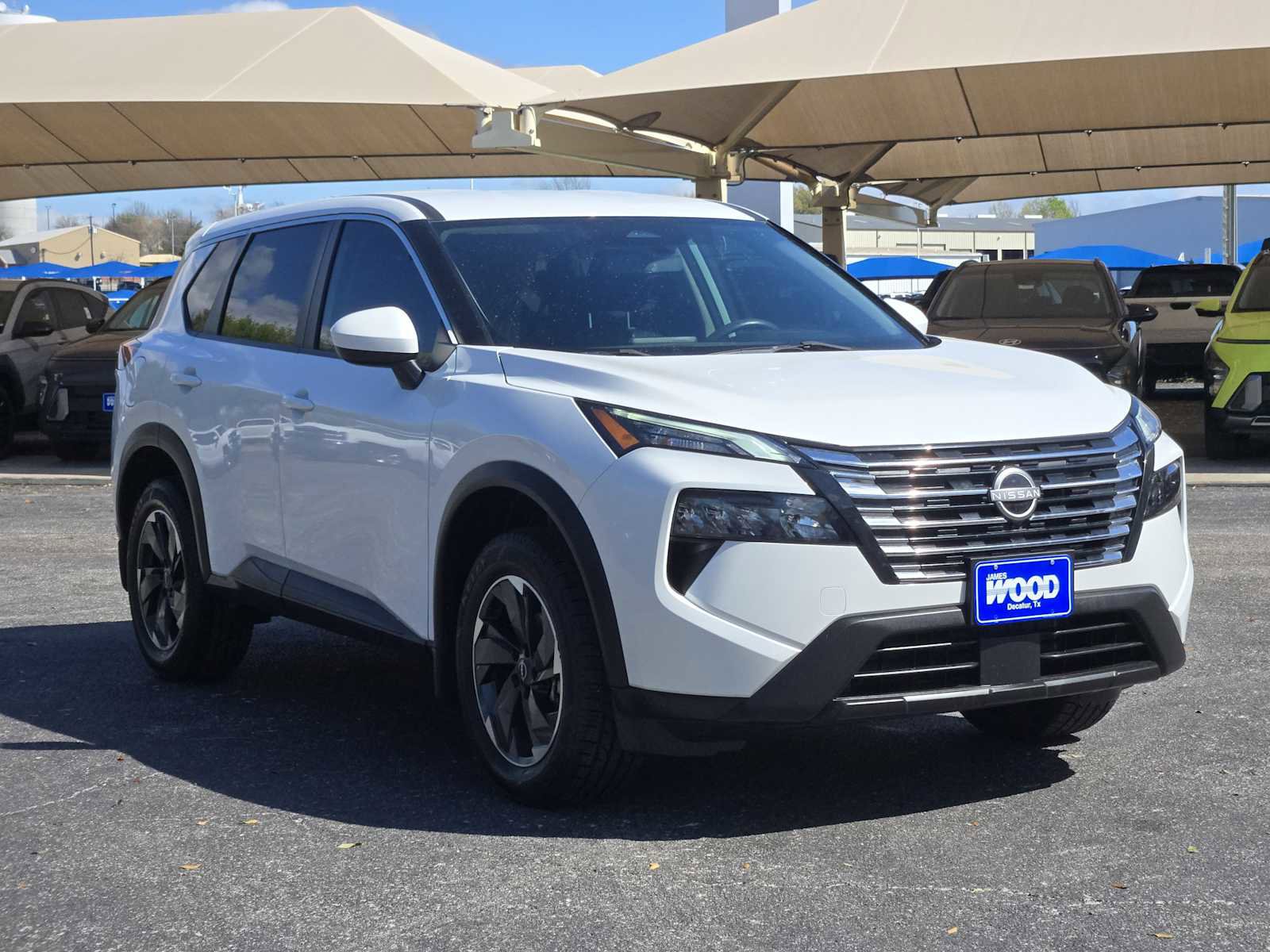 Used 2024 Nissan Rogue SV FWD image 2