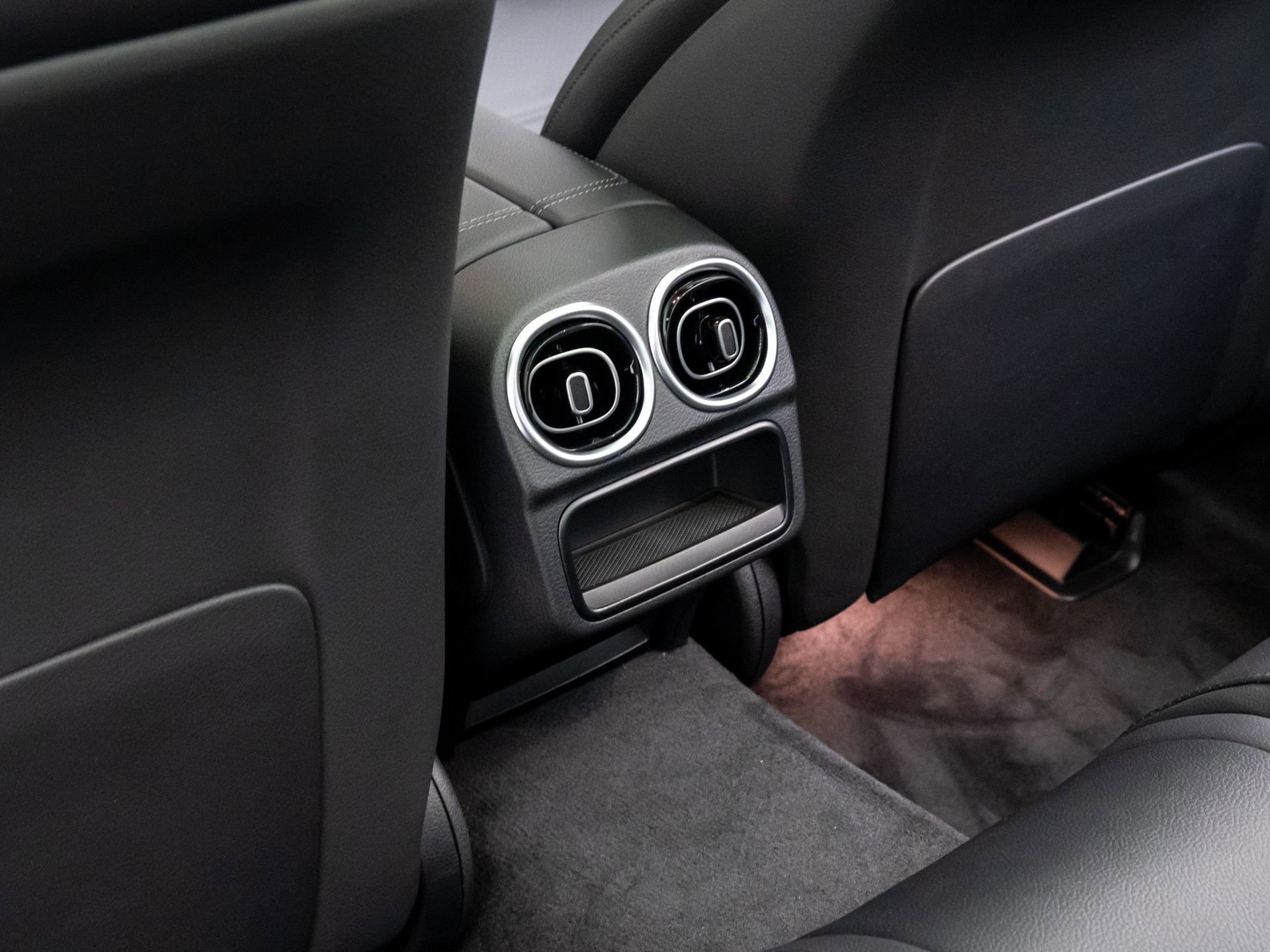 New 2026 Mercedes-Benz C 300 4MATIC Sedan image 19