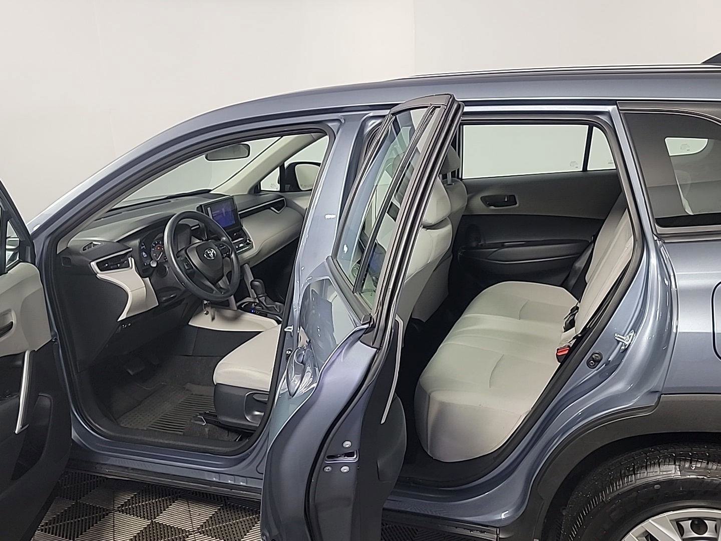 Used 2024 Toyota Corolla Cross L image 15