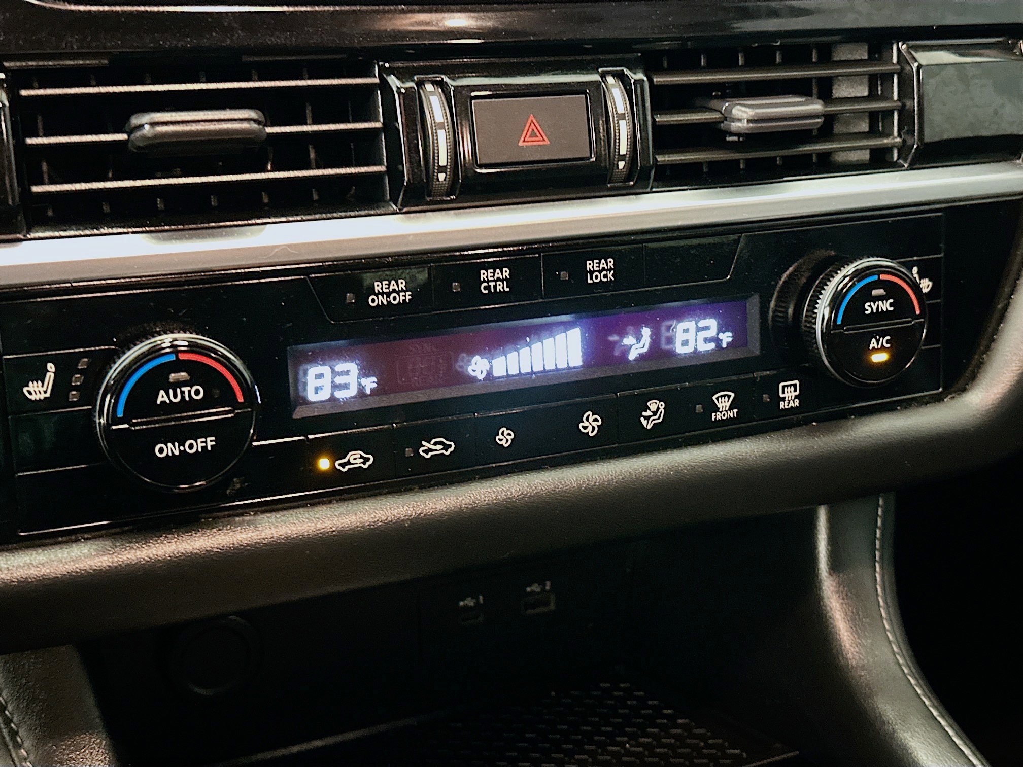 Used 2023 Nissan Pathfinder SV w/ SV Premium Package image 23