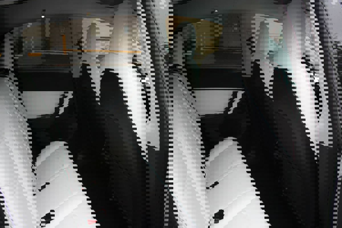 Used 2020 Tesla Model Y Long Range image 36