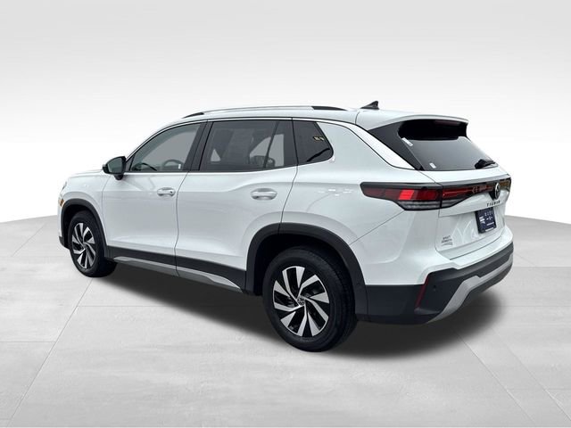 Used 2025 Volkswagen Tiguan S image 3