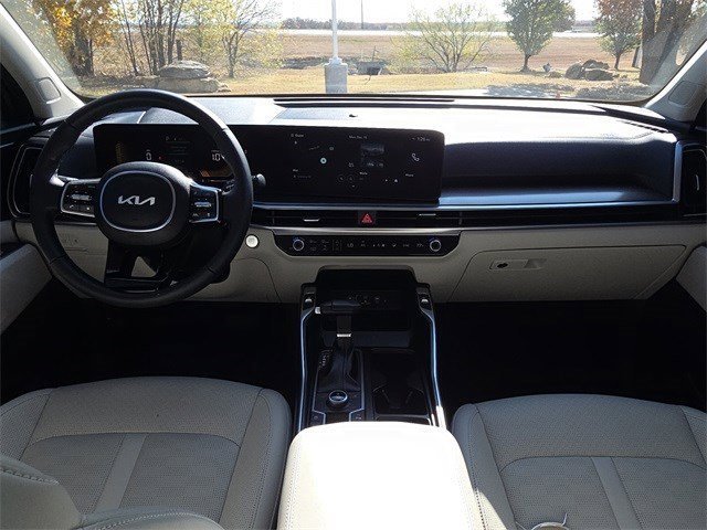Used 2025 Kia Sorento EX image 12