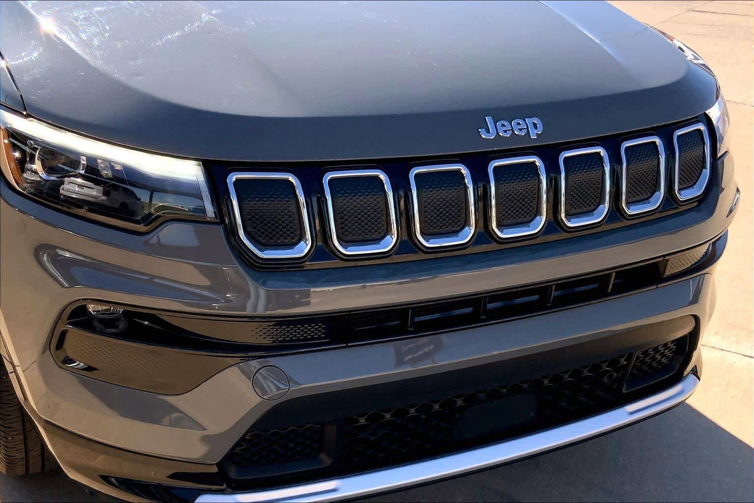 Used 2022 Jeep Compass Limited w/ Elite Group AWD/4WD image 29