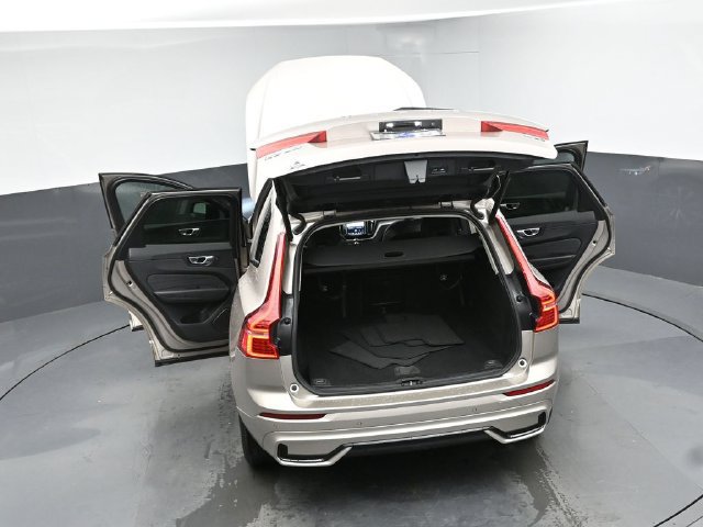 Used 2024 Volvo XC60 B5 Core w/ Climate Package AWD/4WD image 48