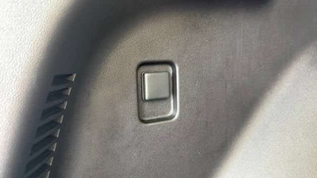 Used 2024 Chevrolet Equinox EV RS FWD image 5