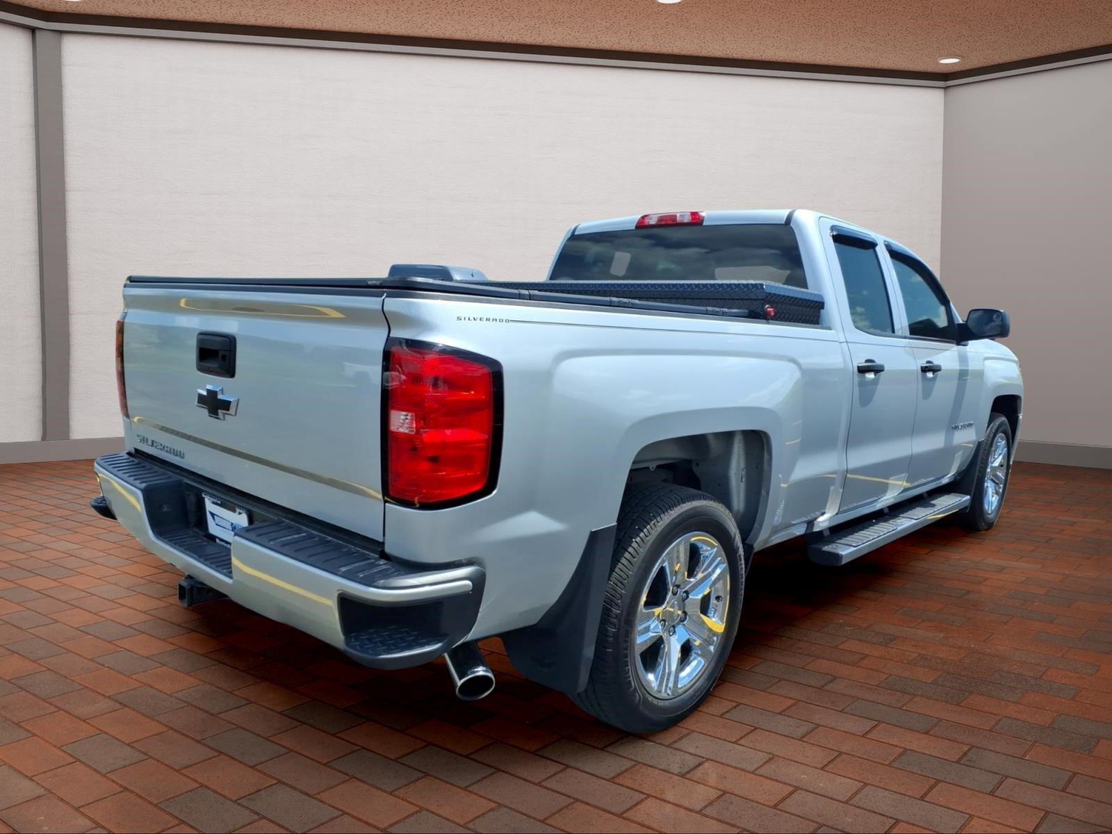 Used 2017 Chevrolet Silverado 1500 Custom w/ Trailering Package RWD image 8