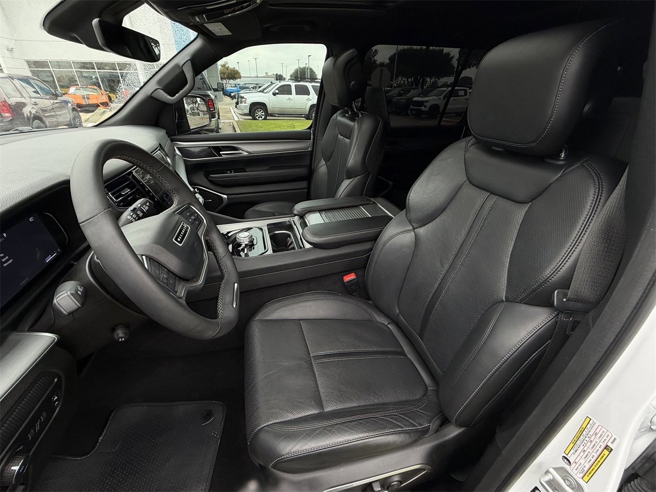 Used 2023 Jeep Wagoneer Series II image 28