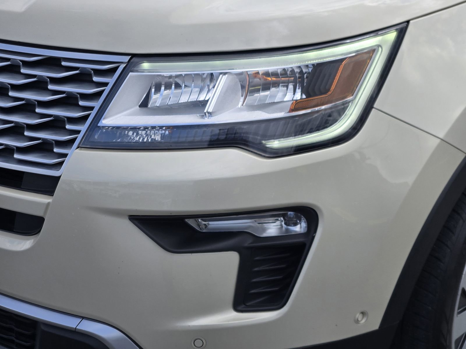 Used 2018 Ford Explorer Platinum image 10