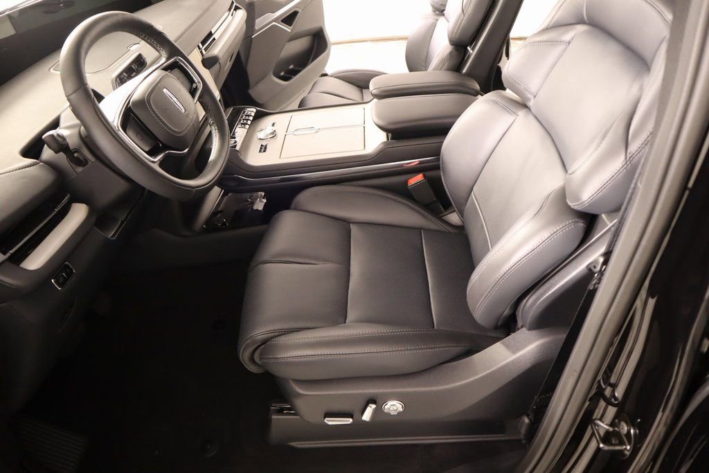 New 2025 Lincoln Navigator Reserve w/ Jet Appearance Package image 11