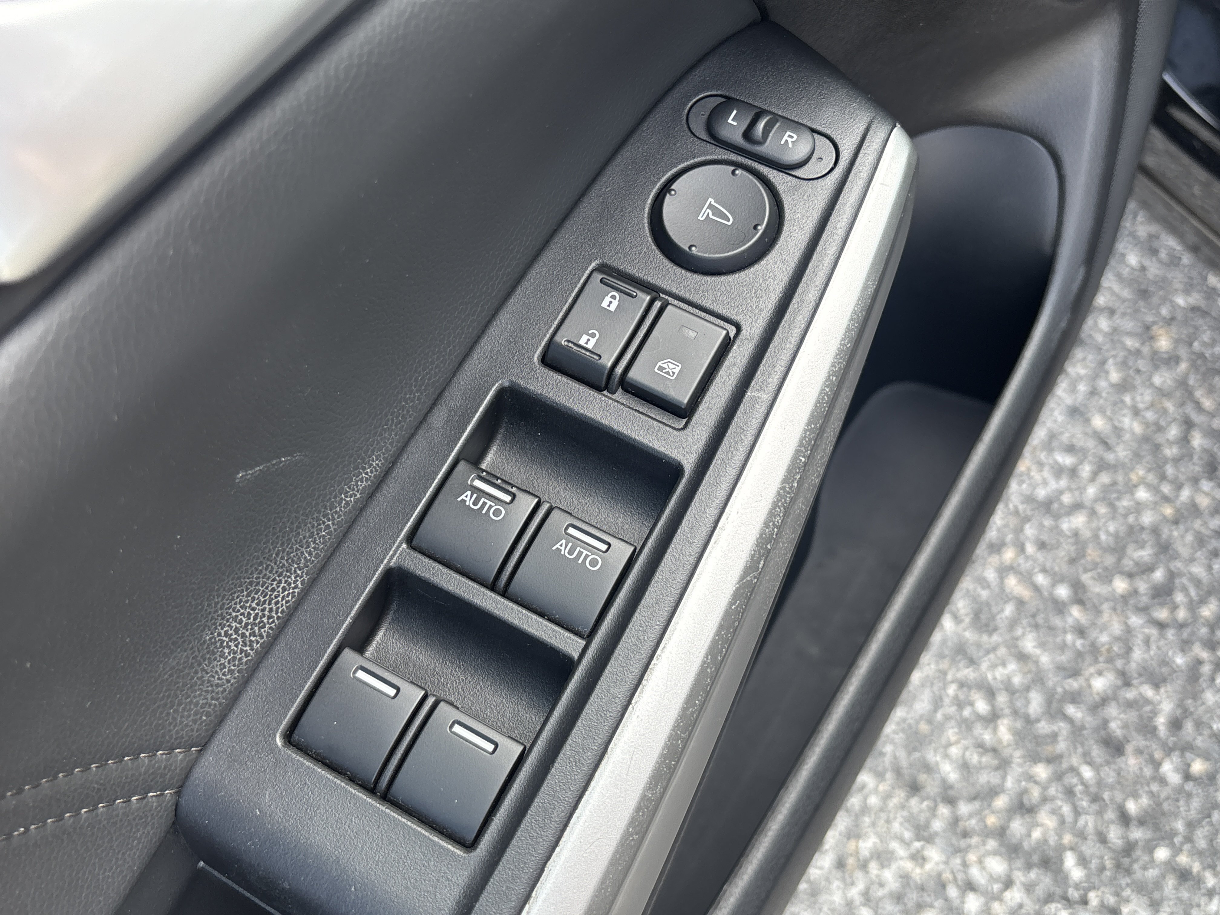 Used 2015 Honda Crosstour EX-L image 32