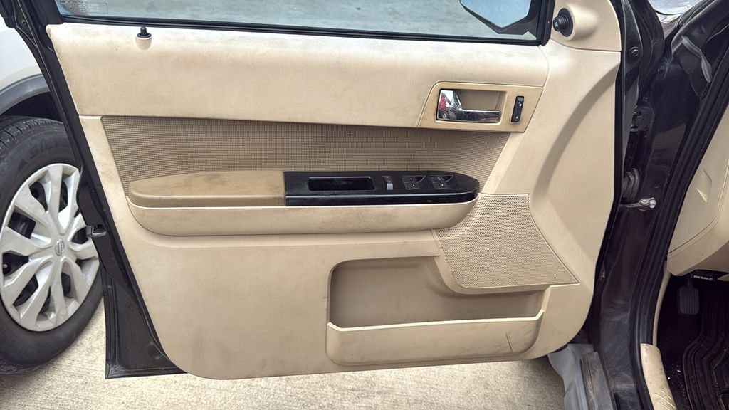 Used 2012 Ford Escape Limited FWD image 5