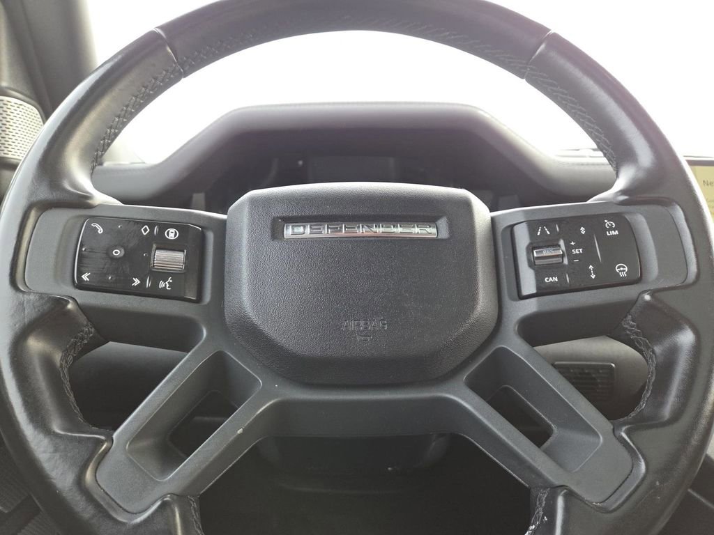 Used 2024 Land Rover Defender 130 X-Dynamic SE image 22