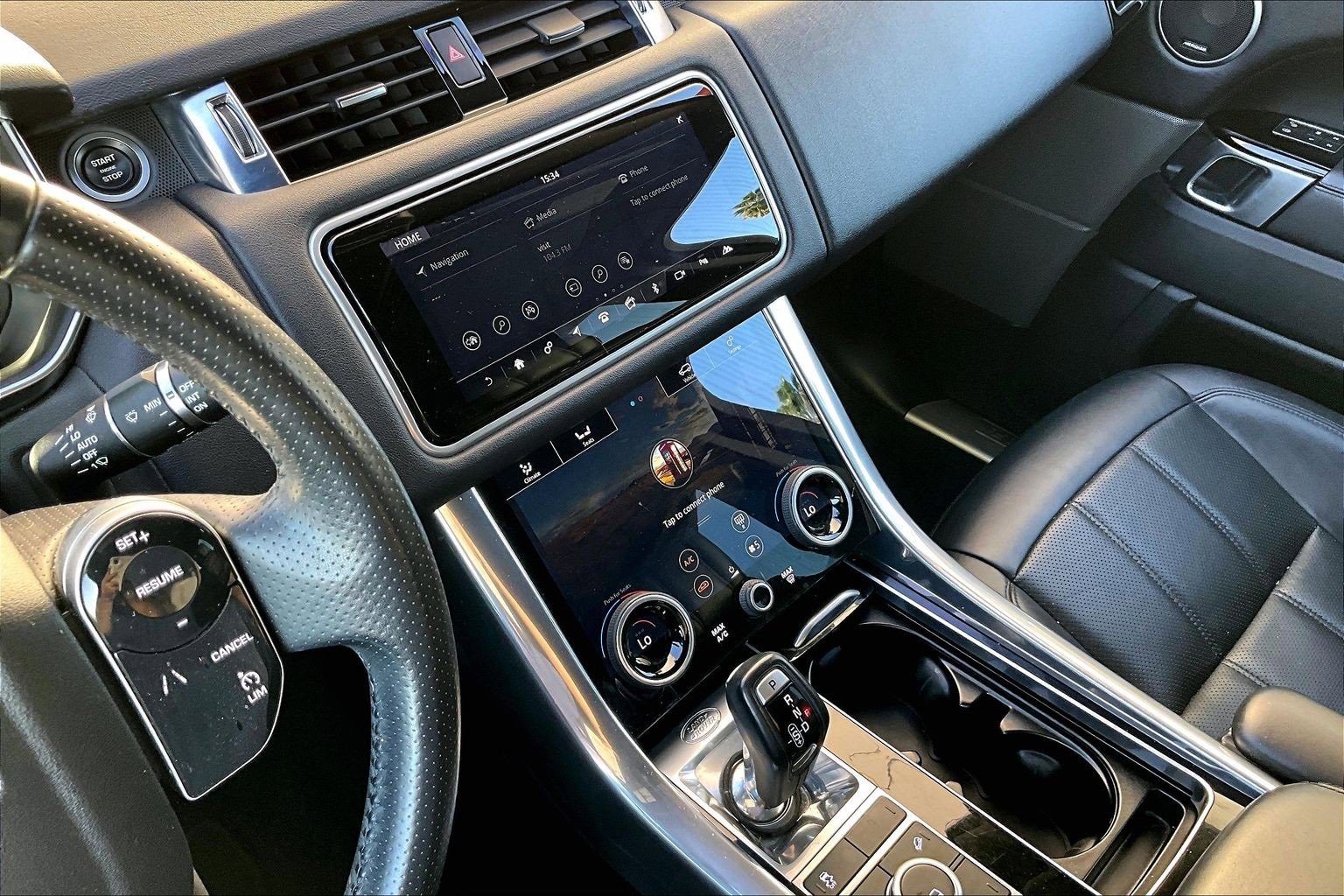 Used 2020 Land Rover Range Rover Sport HSE image 32