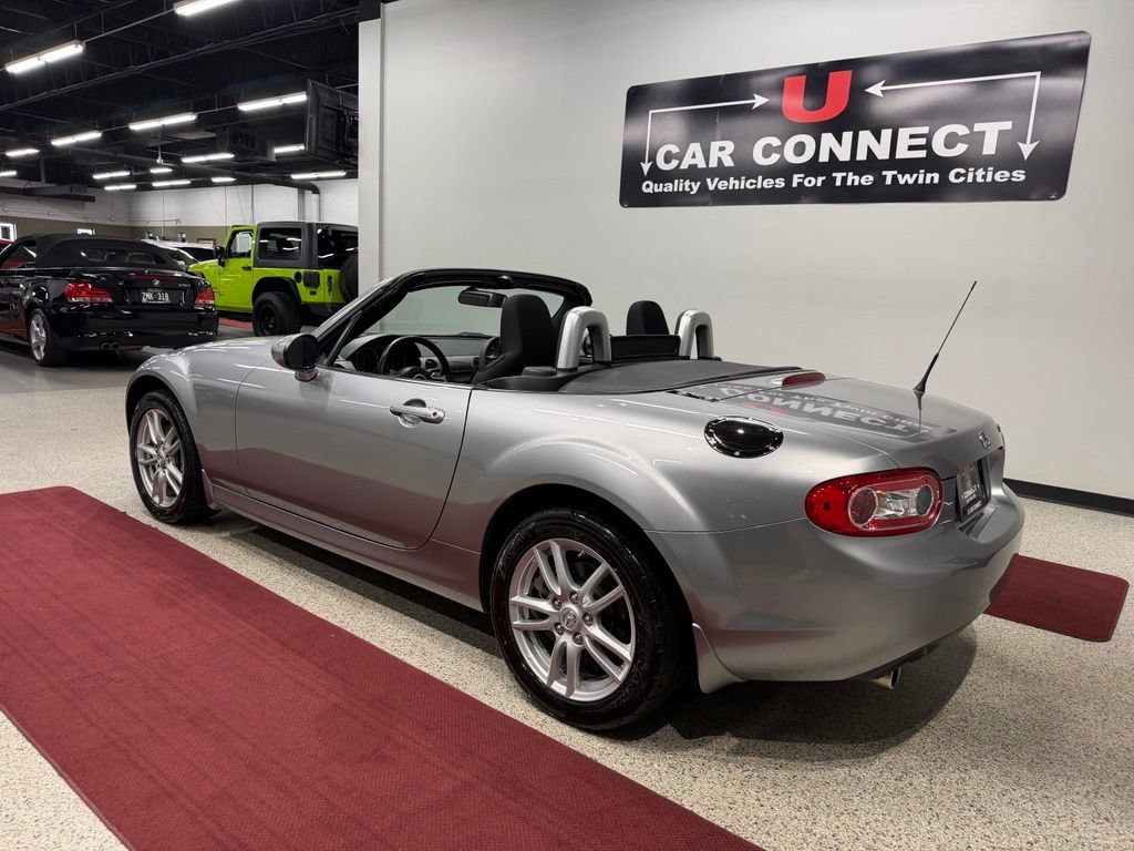 Used 2011 MAZDA MX-5 Miata Sport RWD image 20